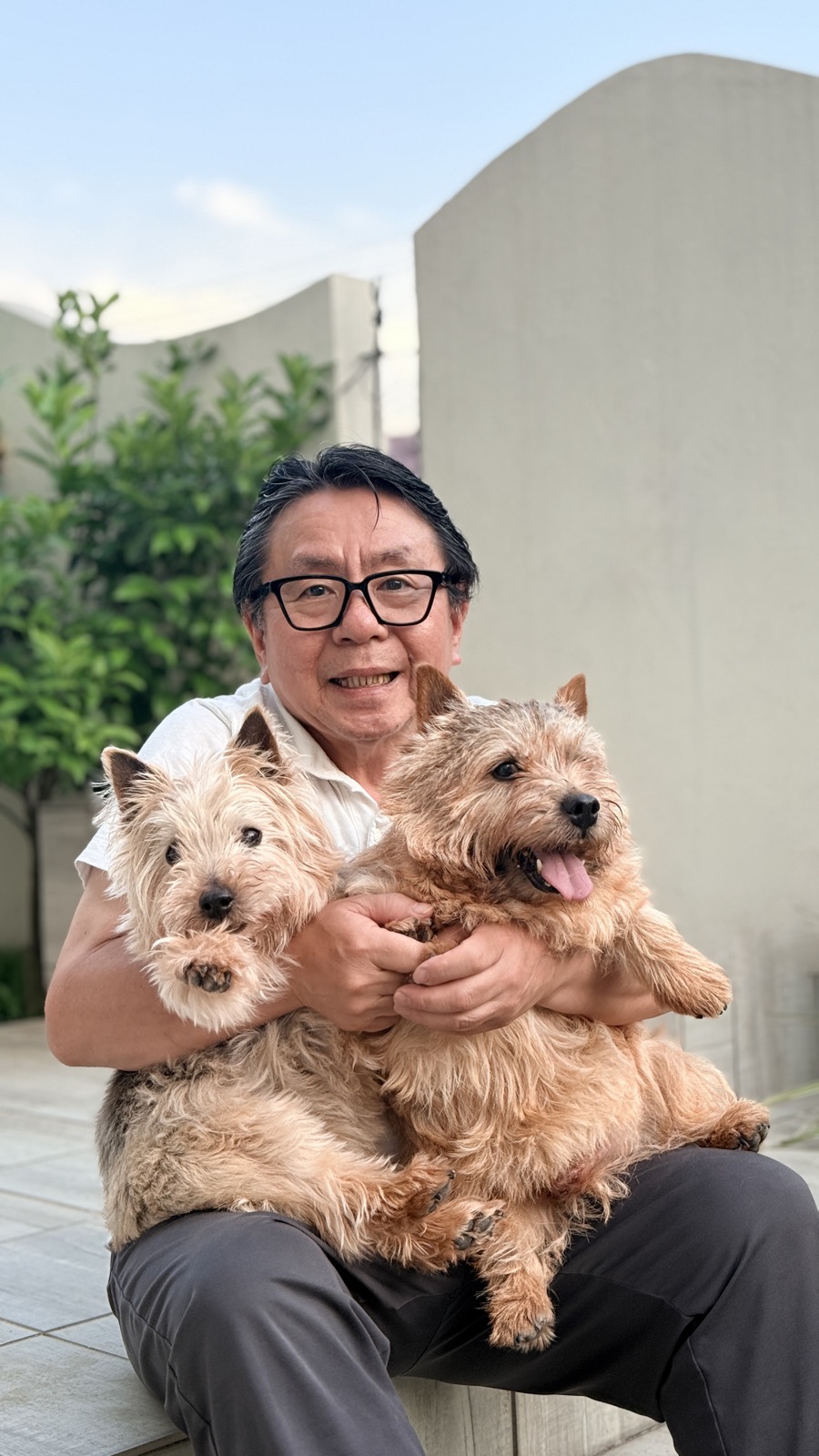 サステナブル・クルー株式会社 代表 西屋と愛犬